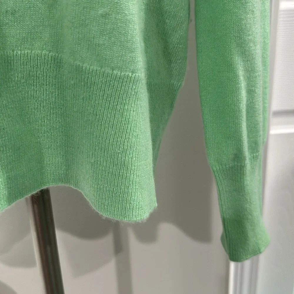 NWOT! J.Crew Italian Featherweight Cashmere Long Sleeve‎ Sweater
